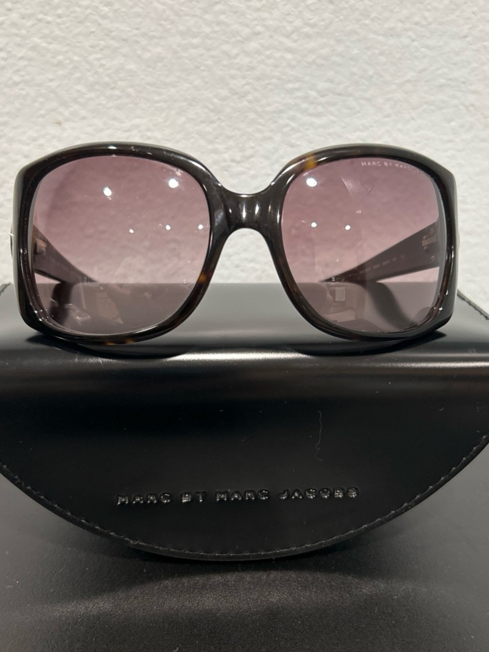 Marc by Marc Jacobs Women's Tortoiseshell Sunglasses with Pink Lenses